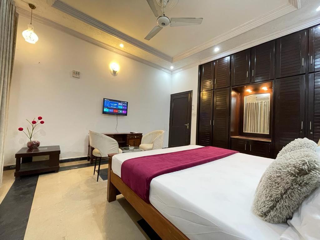 Shelton Mellton Lodges Rawalpindi Dış mekan fotoğraf